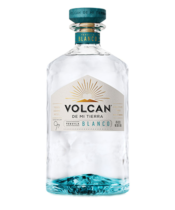 Volcán de Mi Tierra Blanco is one of the best spirits for 2023. 